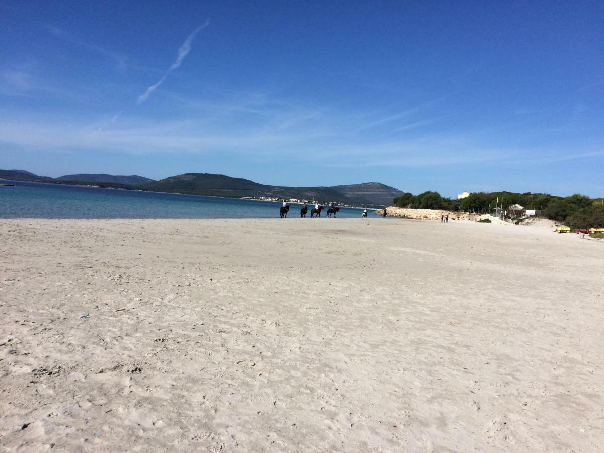 Appartamento Fronte Spiaggia Lido Alghero Buitenkant foto